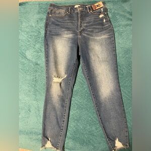 Sofia Vergara Distressed Ankle Jeans 16S